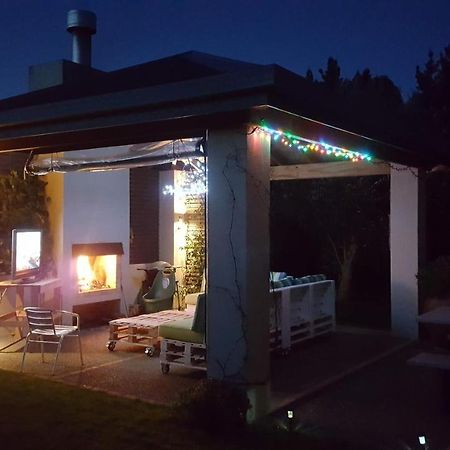 Camcott Farm Apartment Мастъртън Екстериор снимка